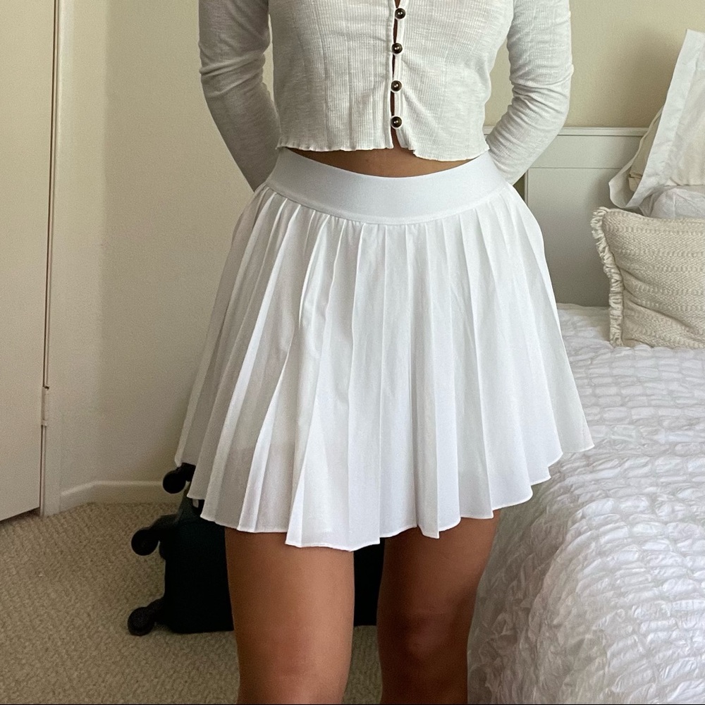 TNA Aritzia Tennis Skirt